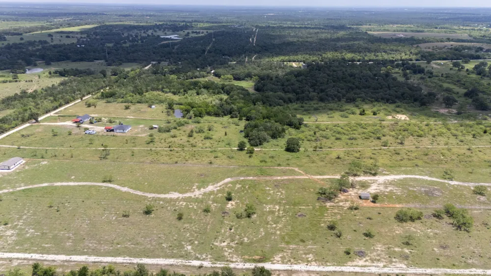 401 Turnback Trail Dale, TX 78616