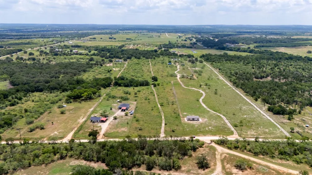 401 Turnback Trail Dale, TX 78616