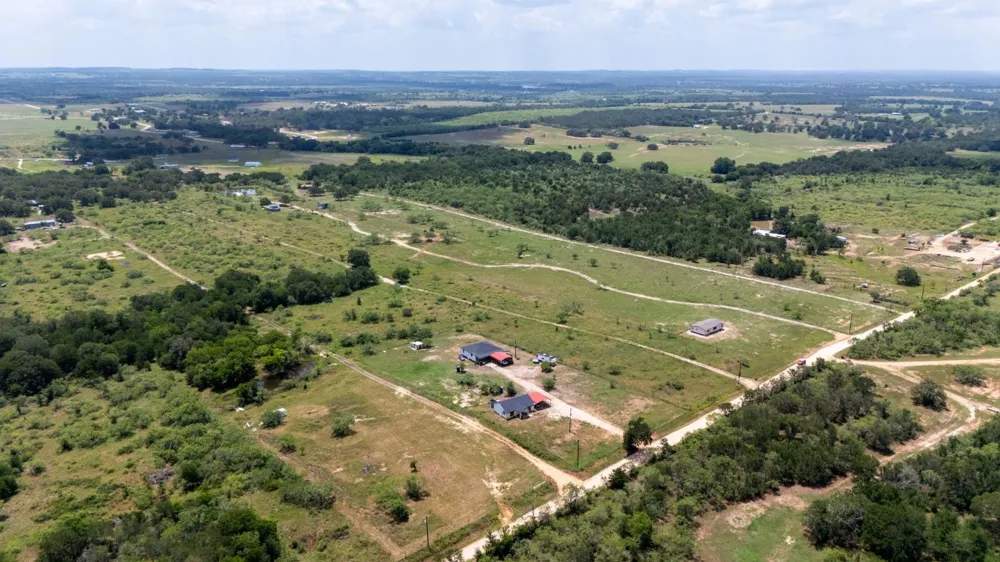 401 Turnback Trail Dale, TX 78616