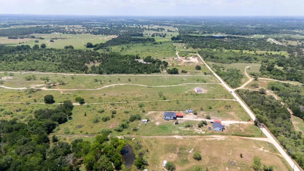 401 Turnback Trail Dale, TX 78616