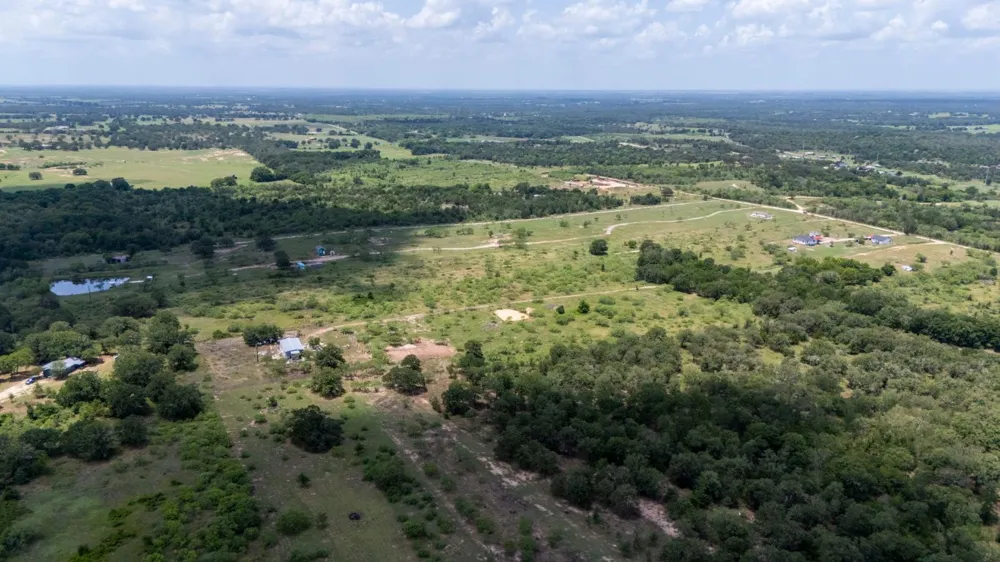401 Turnback Trail Dale, TX 78616