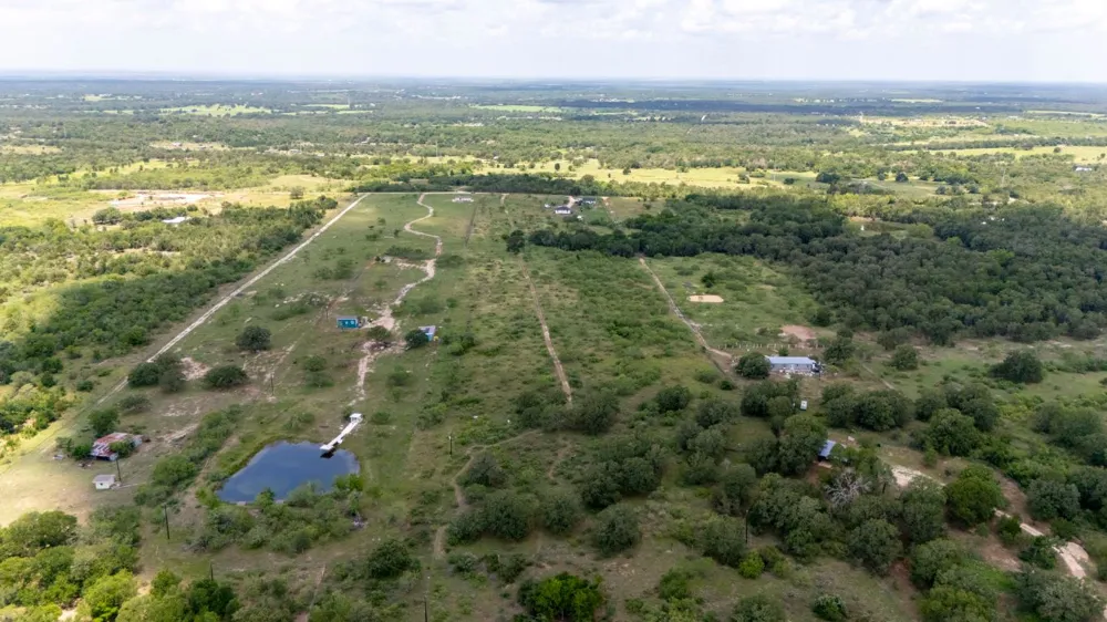 401 Turnback Trail Dale, TX 78616