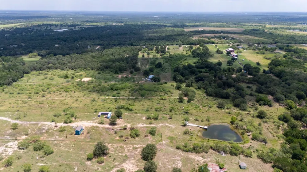 401 Turnback Trail Dale, TX 78616