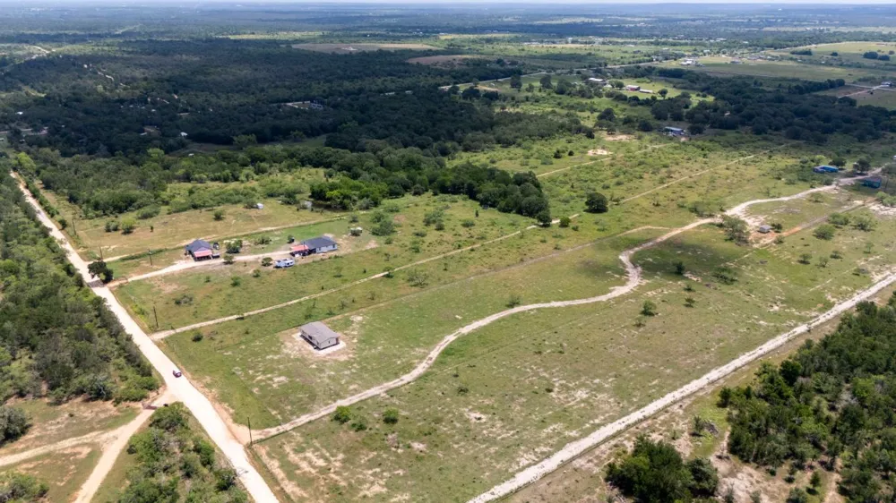 401 Turnback Trail Dale, TX 78616