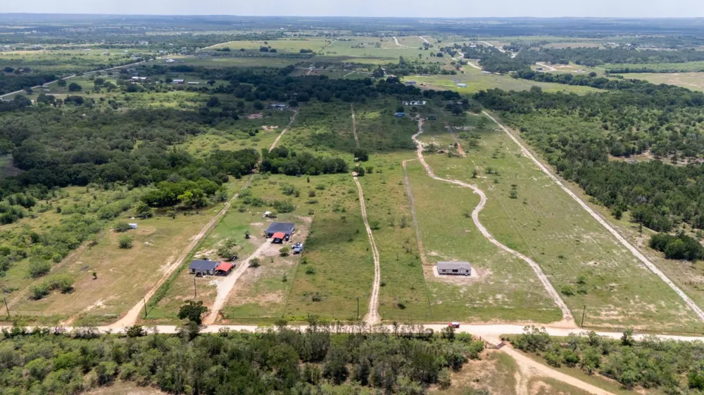 401 Turnback Trail Dale, TX 78616