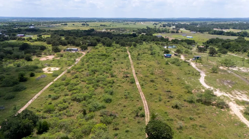 401 Turnback Trail Dale, TX 78616