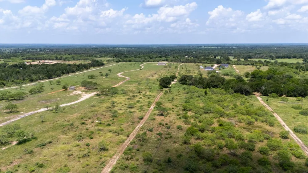 401 Turnback Trail Dale, TX 78616