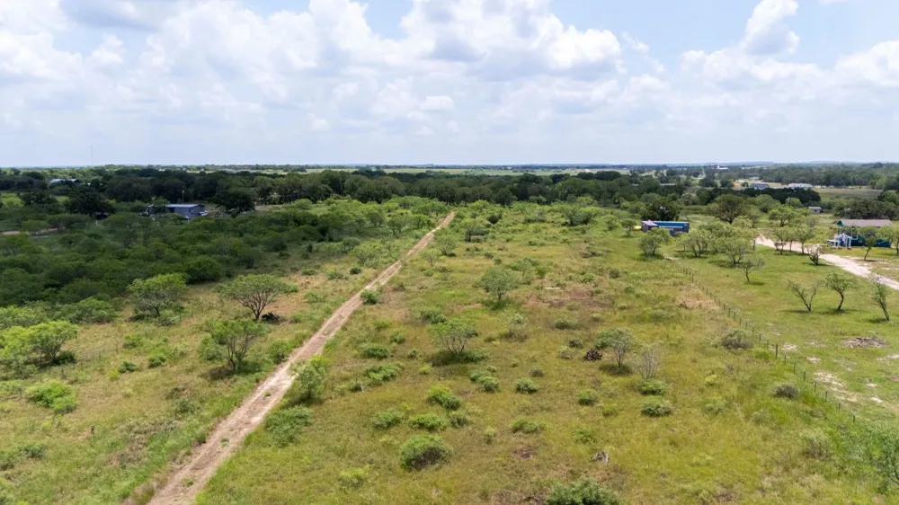 401 Turnback Trail Dale, TX 78616
