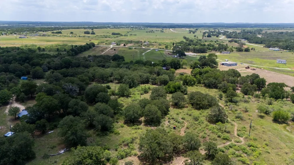 401 Turnback Trail Dale, TX 78616