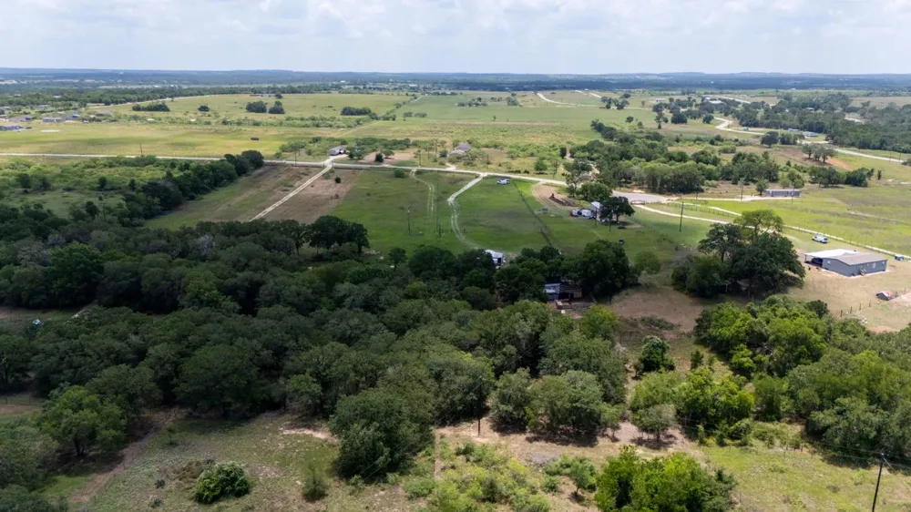 401 Turnback Trail Dale, TX 78616