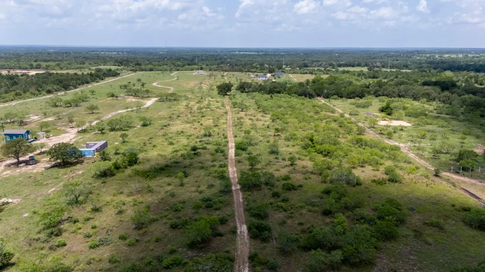 401 Turnback Trail Dale, TX 78616