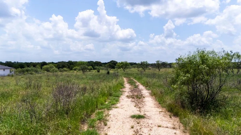 401 Turnback Trail Dale, TX 78616