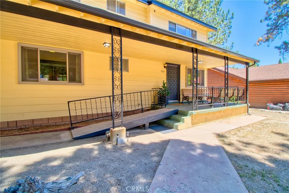 960 Snowbird Road Wrightwood, CA 92397