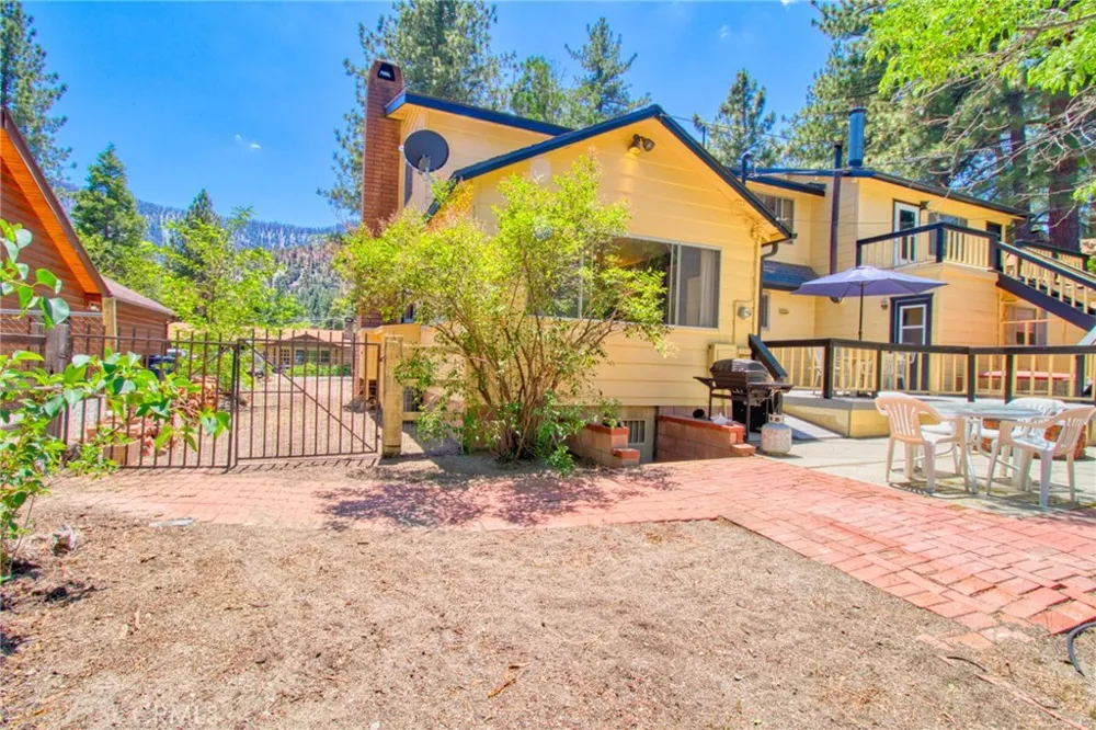 960 Snowbird Road Wrightwood, CA 92397