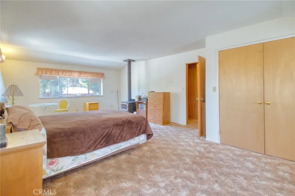 960 Snowbird Road Wrightwood, CA 92397