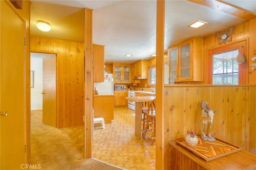 960 Snowbird Road Wrightwood, CA 92397