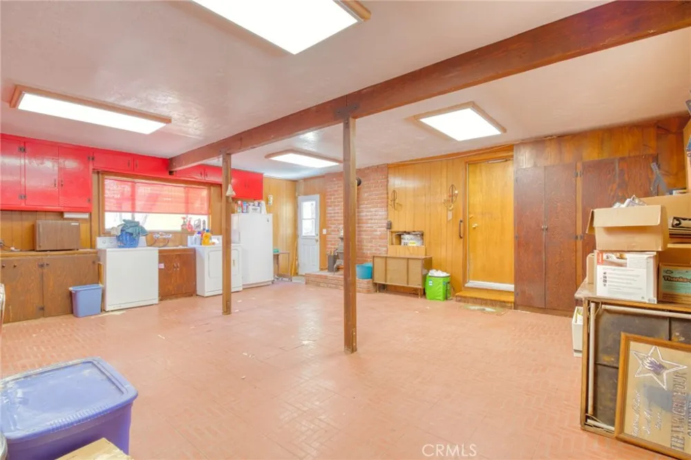 960 Snowbird Road Wrightwood, CA 92397