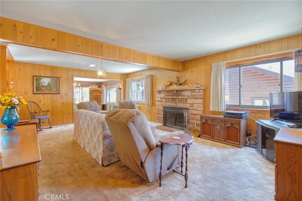 960 Snowbird Road Wrightwood, CA 92397