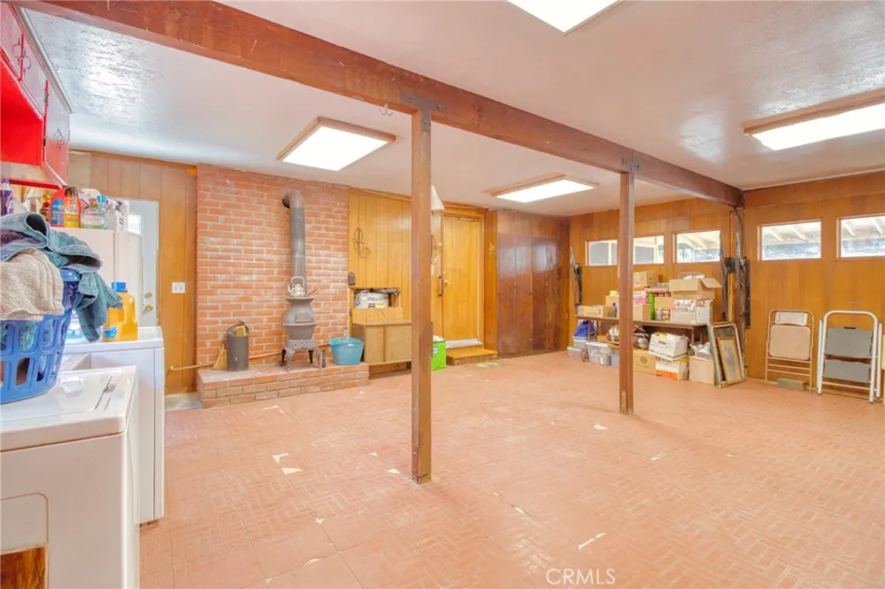 960 Snowbird Road Wrightwood, CA 92397