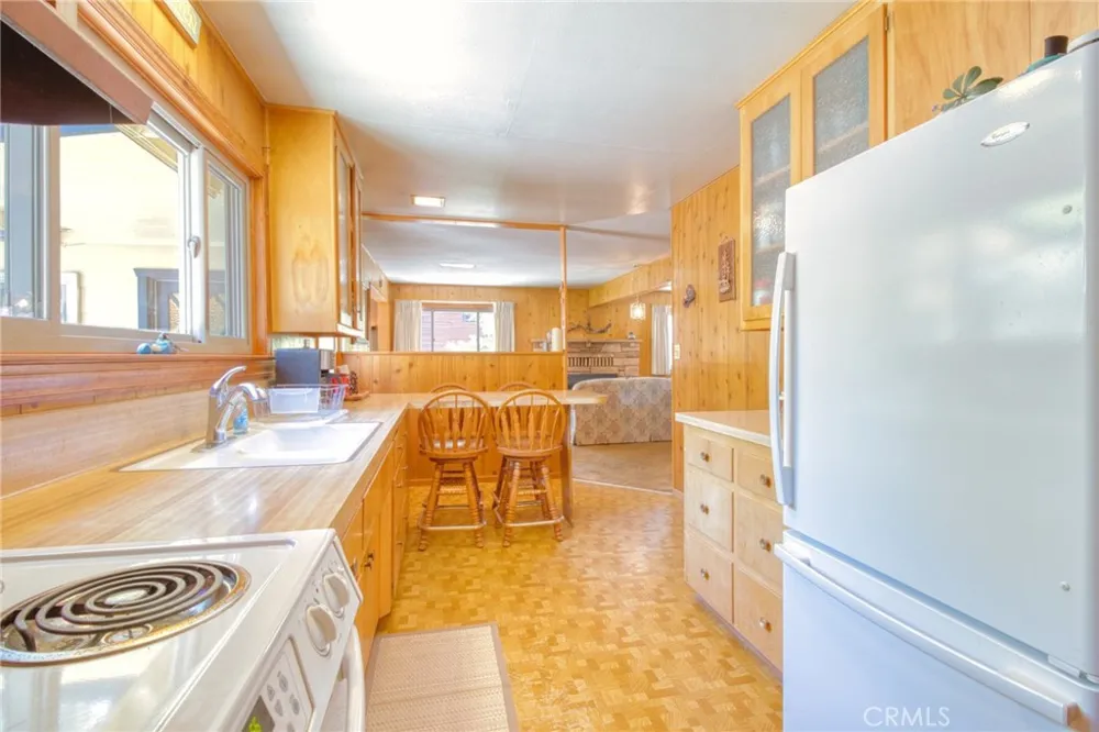 960 Snowbird Road Wrightwood, CA 92397