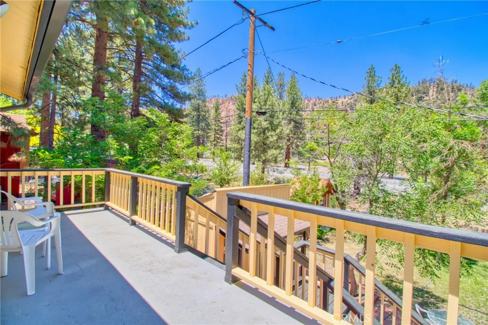 960 Snowbird Road Wrightwood, CA 92397