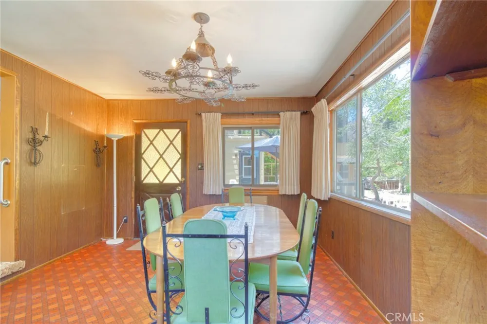 960 Snowbird Road Wrightwood, CA 92397