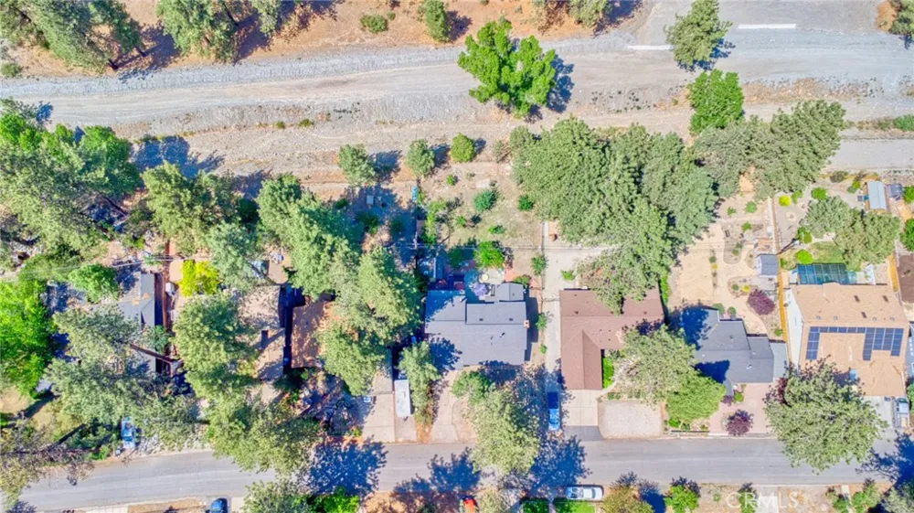 960 Snowbird Road Wrightwood, CA 92397
