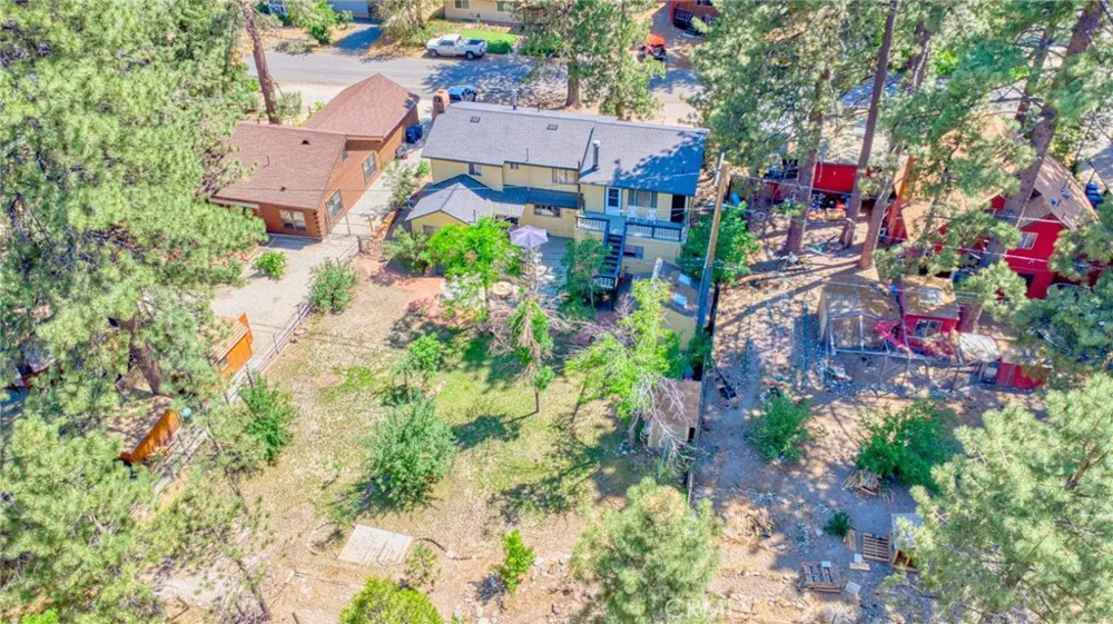 960 Snowbird Road Wrightwood, CA 92397