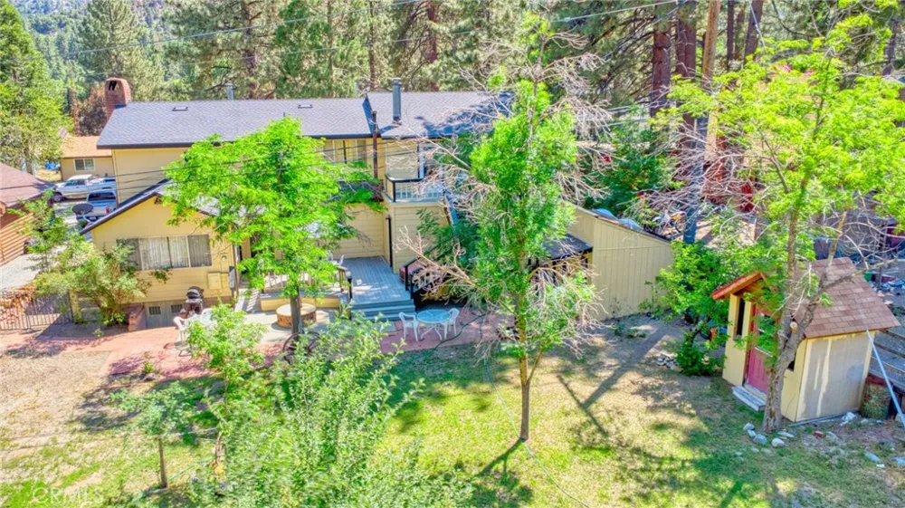 960 Snowbird Road Wrightwood, CA 92397