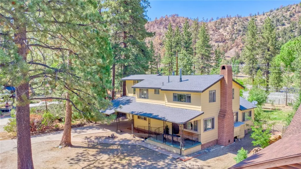 960 Snowbird Road Wrightwood, CA 92397