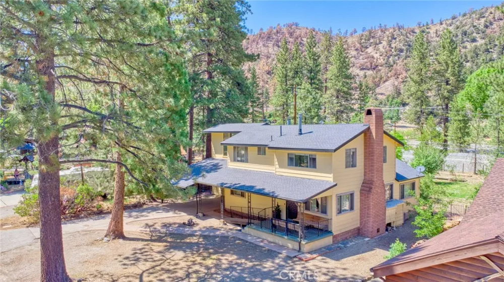 960 Snowbird Road Wrightwood, CA 92397