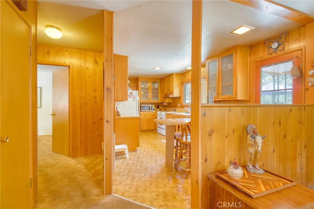 960 Snowbird Road Wrightwood, CA 92397
