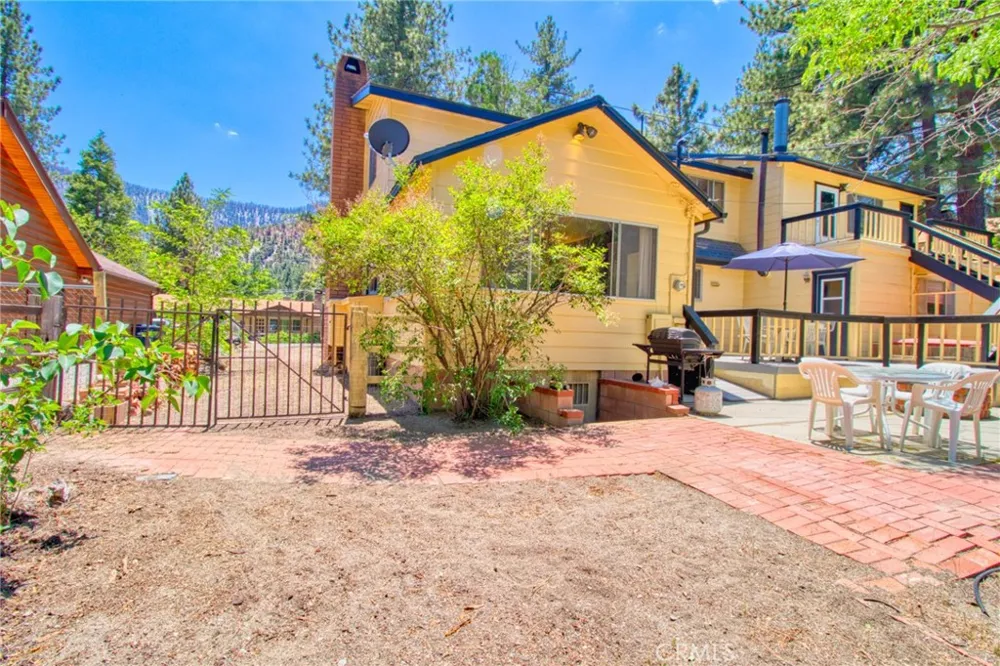 960 Snowbird Road Wrightwood, CA 92397