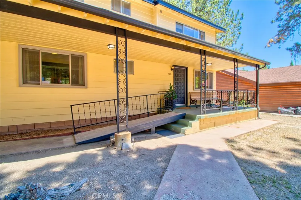 960 Snowbird Road Wrightwood, CA 92397