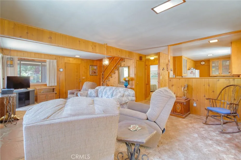 960 Snowbird Road Wrightwood, CA 92397