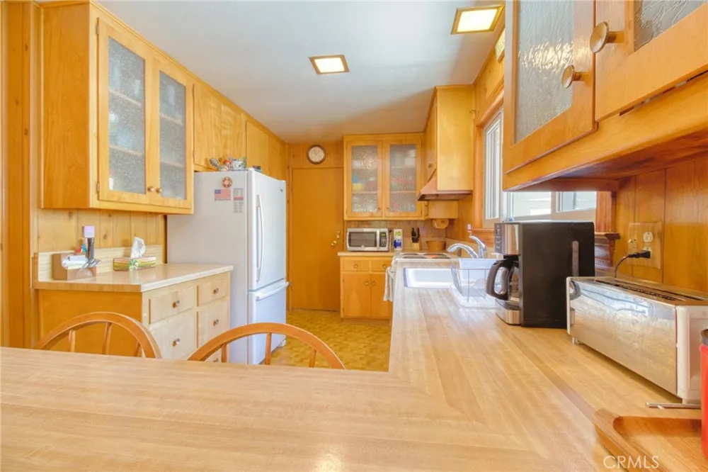 960 Snowbird Road Wrightwood, CA 92397