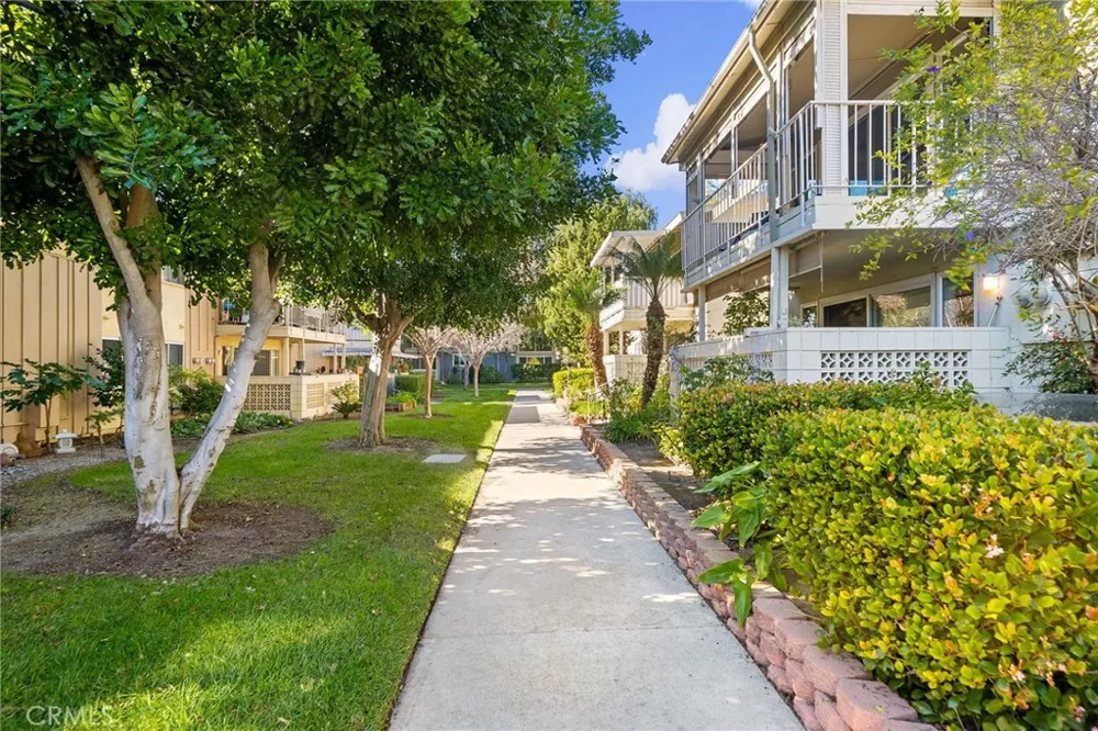 225 Avenida Majorca Laguna Woods, CA 92637
