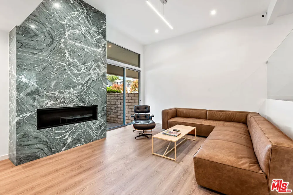 4801 La Villa Marina #C Marina del Rey, CA 90292
