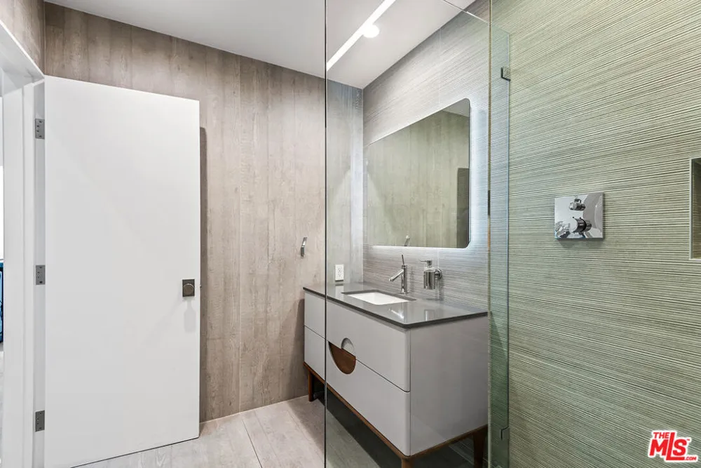 4801 La Villa Marina #C Marina del Rey, CA 90292