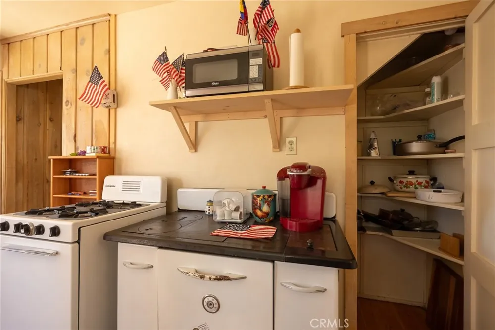 352 Big Bear Trail Fawnskin, CA 92333