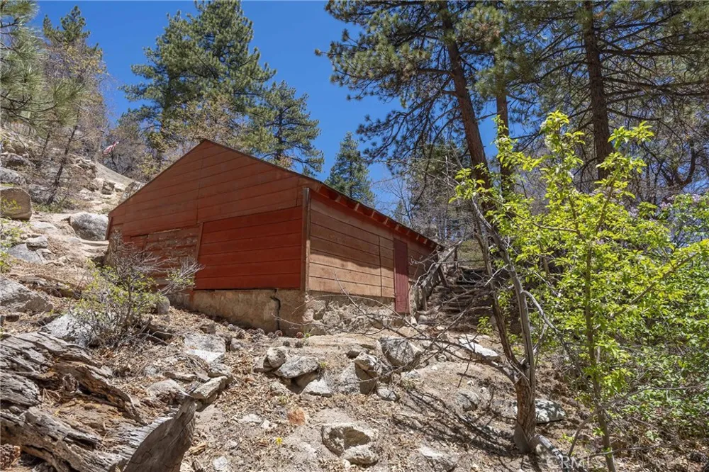 352 Big Bear Trail Fawnskin, CA 92333