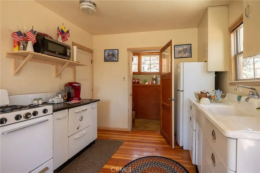 352 Big Bear Trail Fawnskin, CA 92333