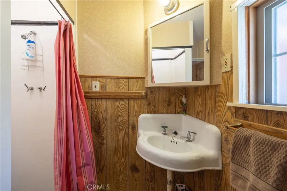 352 Big Bear Trail Fawnskin, CA 92333