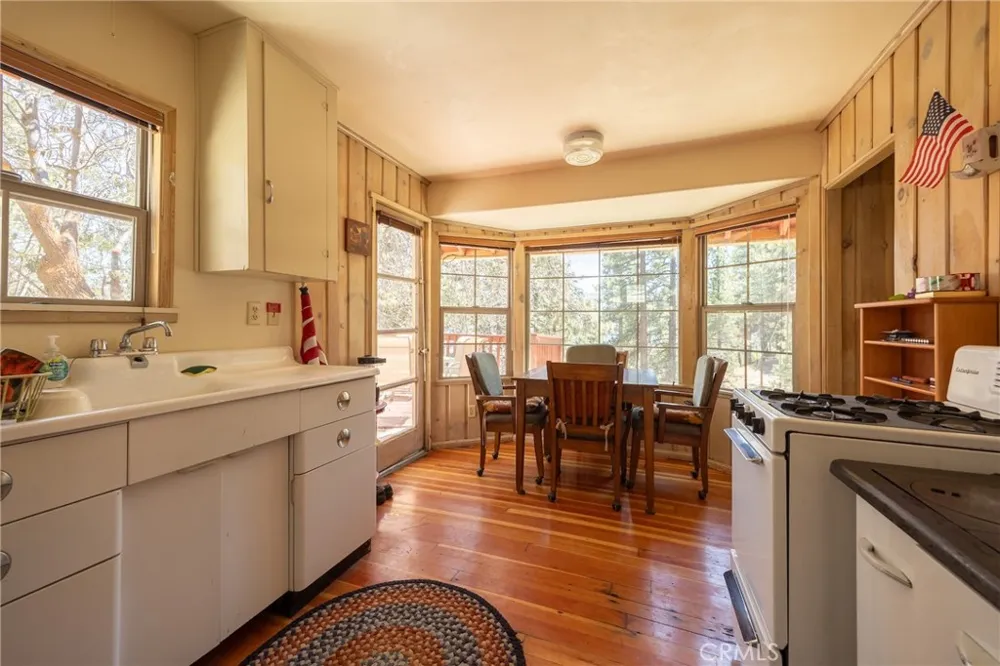 352 Big Bear Trail Fawnskin, CA 92333