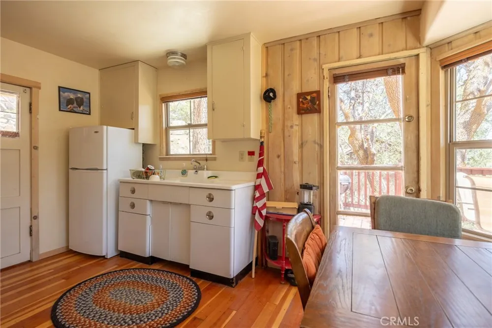 352 Big Bear Trail Fawnskin, CA 92333