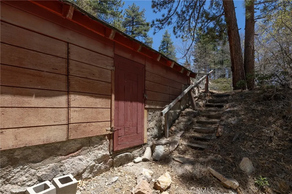 352 Big Bear Trail Fawnskin, CA 92333