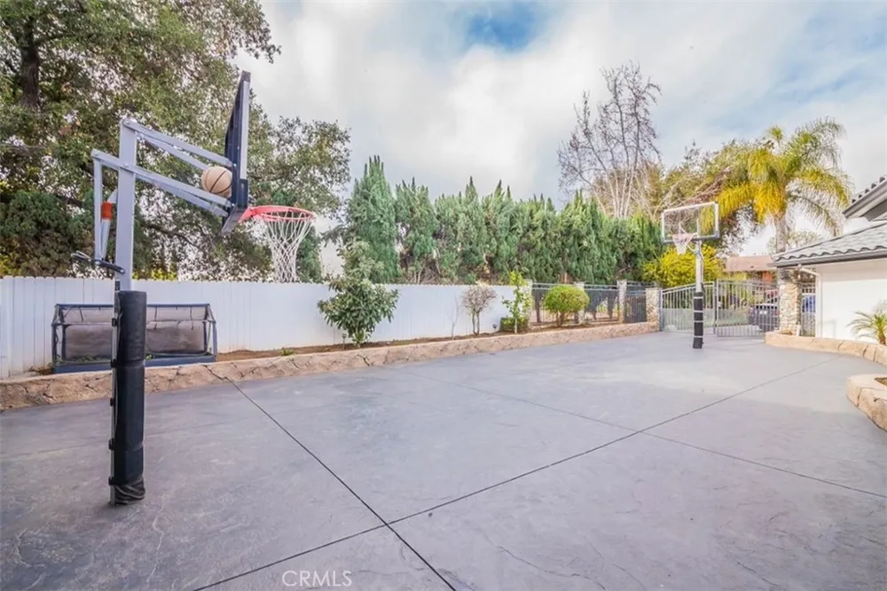 4305 Sunflower Avenue Covina, CA 91724