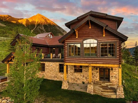 59 Summit Road