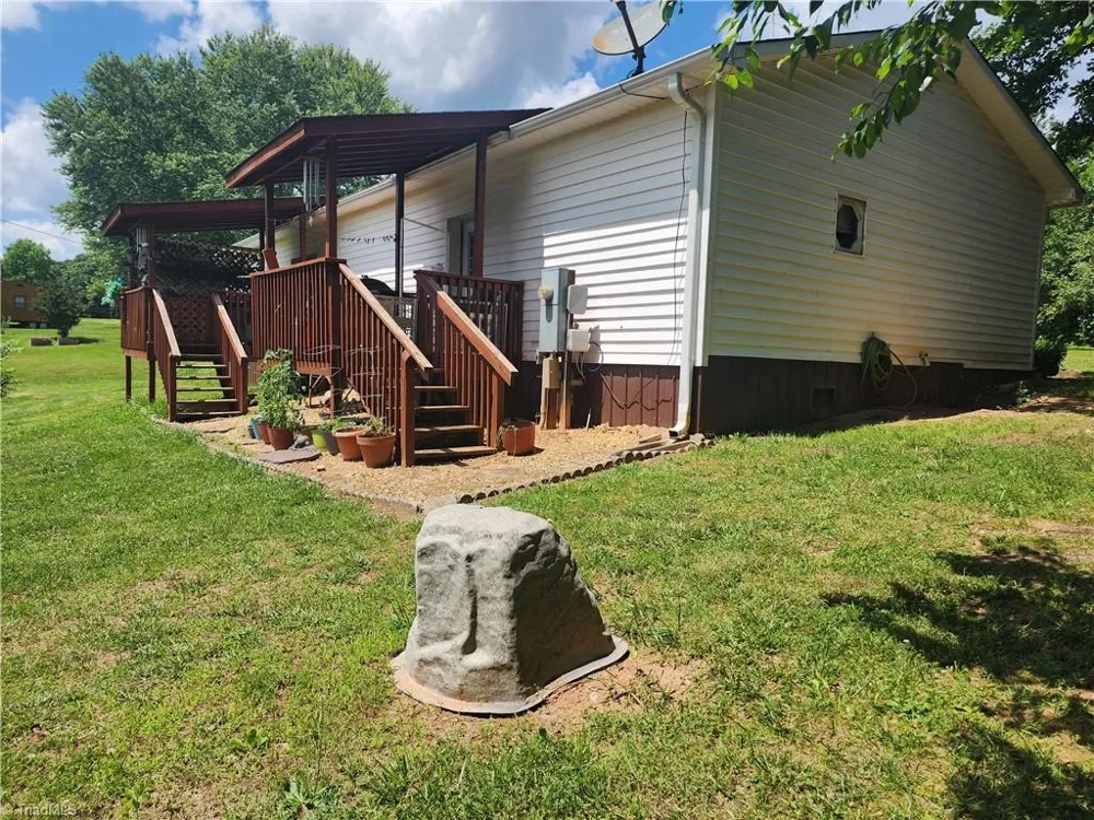 5249 Forbush Road East Bend, NC 27018