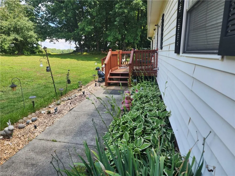 5249 Forbush Road East Bend, NC 27018